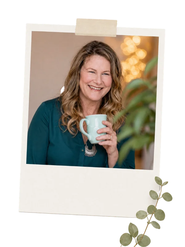 Portrait of Lori Satterthwaite, web designer and brand photographer serving Auckland, Warkworth and Cincinnati